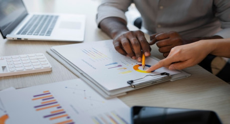 Measuring Marketing ROI: Effective Metrics and Tools